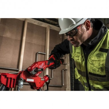 Акумуляторний труборіз по неіржав. сталі MILWAUKEE M12PCSS-202C (+2 акумулятори, зарядний пристрій, HD кейс) Акумуляторний труборіз по неіржав. сталі MILWAUKEE M12PCSS-202C (+2 акумулятори, зарядний пристрій, HD кейс)