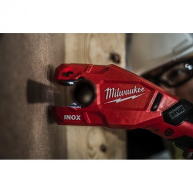 Акумуляторний труборіз по неіржав. сталі MILWAUKEE M12PCSS-202C (+2 акумулятори, зарядний пристрій, HD кейс) Акумуляторний труборіз по неіржав. сталі MILWAUKEE M12PCSS-202C (+2 акумулятори, зарядний пристрій, HD кейс)