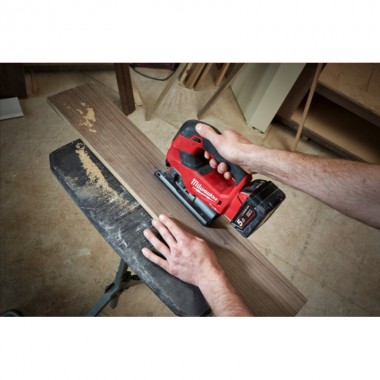 Пила лобзиковая аккумуляторная бесщёточная M18 FJS-0X FUEL™ со скобовидной рукояткой MILWAUKEE Пила лобзиковая аккумуляторная бесщёточная M18 FJS-0X FUEL™ со скобовидной рукояткой MILWAUKEE