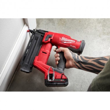 Пистолет гвоздезабивной аккумуляторный бесщёточный MILWAUKEE M18 FN18GS-0X (16-54мм)(каркас+HDкейс)