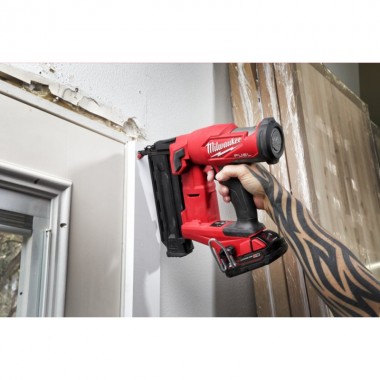 Пистолет гвоздезабивной аккумуляторный бесщёточный MILWAUKEE M18 FN18GS-0X (16-54мм)(каркас+HDкейс)