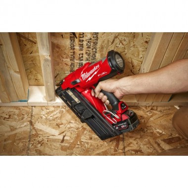 Пистолет гвоздезабивной аккумуляторный бесщёточный MILWAUKEE M18 FFNS-502C (50-90мм)(ЗУ+2Х5Ач+кейс)