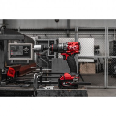 Дрель-шуруповёрт аккумуляторная бесщёточная MILWAUKEE M18 FDD3-502X (158Нм) (ЗУ+2акк.Х5Ач+HDкейс)