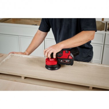 Шліфмашина ексцентрикова акумуляторна безщіткова MILWAUKEE M18 FROS125-0B O125мм (в сумці для інструментів)