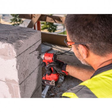 Шуруповерт ударний акумуляторний безщітковий MILWAUKEE M18 BLIDRCMC-402C (190Нм) (+ заряд.пристрій, 2 акум., HD кейс) + жилетка