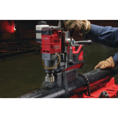 Аккумуляторная дрель на магнитной станине с постоянным магнитом MILWAUKEE M18 FUEL FMDP-0C 493345163