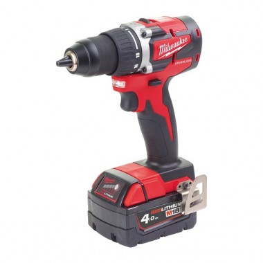 Аккумуляторная дрель-шуруповерт M18 CBLDD-402C крут. мом. 60 Нм, MILWAUKEE 4933464539