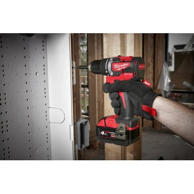 Аккумуляторная дрель-шуруповерт M18 CBLDD-402C крут. мом. 60 Нм, MILWAUKEE 4933464539