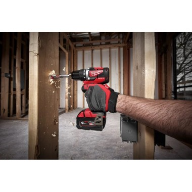 Аккумуляторная дрель-шуруповерт M18 CBLDD-402C крут. мом. 60 Нм, MILWAUKEE 4933464539