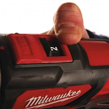 Аккумуляторная дрель-шуруповерт, крут. мом. 30 Нм MILWAUKEE M12 BPD-0 4933441950