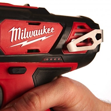 Аккумуляторная дрель-шуруповерт, крут. мом. 38 Нм, MILWAUKEE M12 BDD-402C 4933441925
