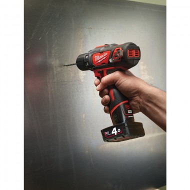Аккумуляторная дрель-шуруповерт, крут. мом. 38 Нм, MILWAUKEE M12 BDD-402C 4933441925