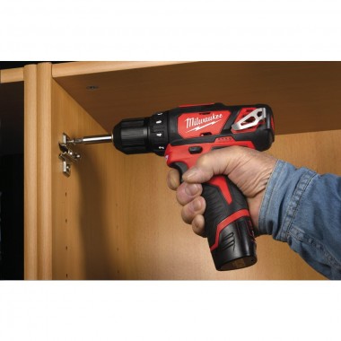 Аккумуляторная дрель-шуруповерт, крут. мом. 38 Нм, MILWAUKEE M12 BDD-402C 4933441925