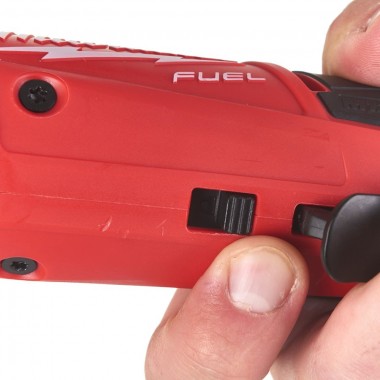 Трещётка аккумуляторная бесщёточная удлинённая 3/8 (75 Нм) MILWAUKEE M12 FIR38LR-0 FUEL (каркас)