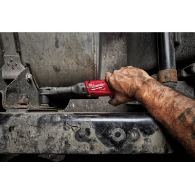 Трещётка аккумуляторная бесщёточная удлинённая 3/8 (75 Нм) MILWAUKEE M12 FIR38LR-0 FUEL (каркас)