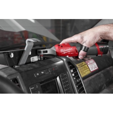 Трещётка аккумуляторная бесщёточная 1/4 (47 Нм) MILWAUKEE M12 FUEL FHIR14-0 (каркас)