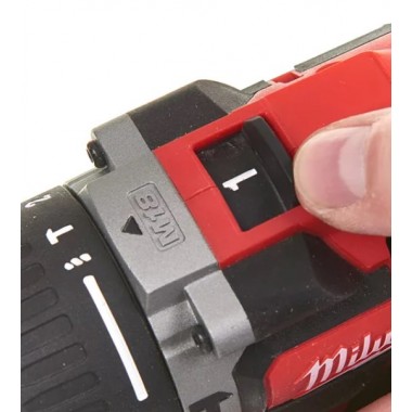 Аккумуляторная ударная дрель-шуруповерт, крут. мом. 60 Нм, MILWAUKEE M18 CBLPD-422C 4933472116