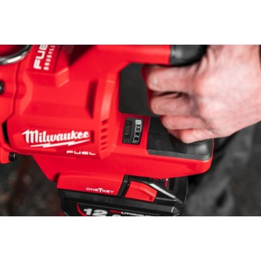 Гайковерт высокомоментный  1 (2711 Нм) MILWAUKEE M18 FUEL ONEFHIWF1DS-121C