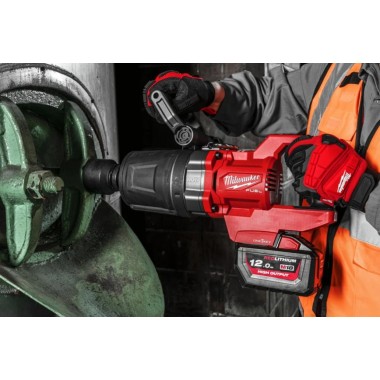 Гайковерт высокомоментный 1 (2711Нм)  MILWAUKEE M18 FUEL ONEFHIWF1DS-0C с рукояткой