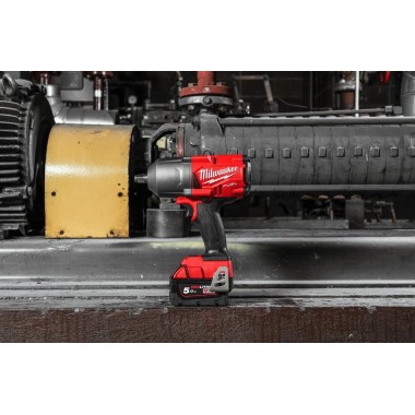 Гайковерт высокомоментный MILWAUKEE 1/2 (1898 Нм) с кольцом M18 FHIWF12-0X FUEL™