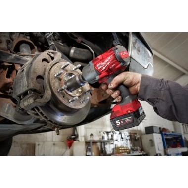 Гайковерт высокомоментный MILWAUKEE 1/2 (1898Нм) M18 FUEL FHIWF12-502X
