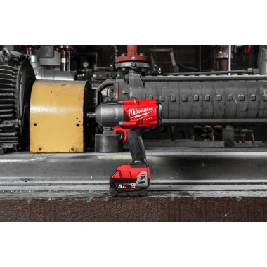 Гайковерт высокомоментный MILWAUKEE 1/2 (1898Нм) M18 FUEL FHIWF12-502X