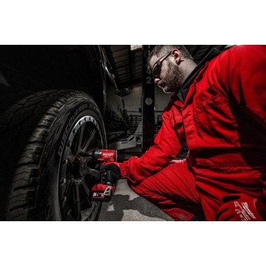 Гайковерт импульсный компактный 1/2" (745 Нм) с фрикционным кольцом MILWAUKEE M18 FUEL FMTIW2F12-0
