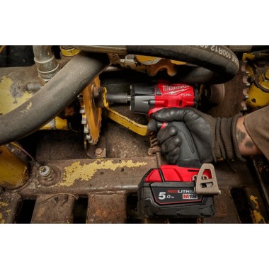 Гайковерт импульсный компактный 1/2 (881 Нм) с фрикционным кольцом MILWAUKEE M18 FMTIW2F12-502X