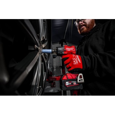 Гайковерт импульсный компактный 1/2 (881 Нм) с фрикционным кольцом MILWAUKEE M18 FMTIW2F12-502X