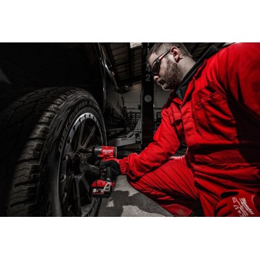 Гайковерт импульсный компактный 1/2 (881 Нм) с фрикционным кольцом MILWAUKEE M18 FMTIW2F12-502X
