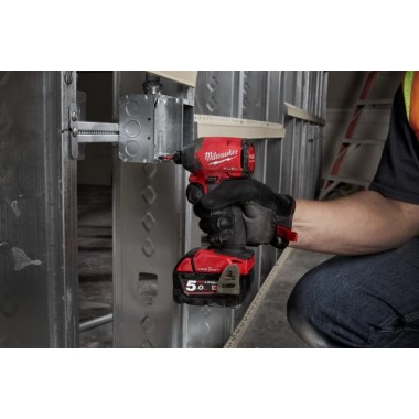 Импульсный винтоверт ONE-KEY™ FUEL™ ¼″ HEX MILWAUKEE, крут. мом. 226 Нм,ONEID2-0X 4933464090