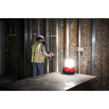 Фонарь профессиональный M18™ MILWAUKEE 4933464134