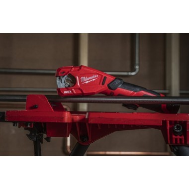 Аккумуляторный труборез по нержавеющей стали M12PCSS-202C MILWAUKEE