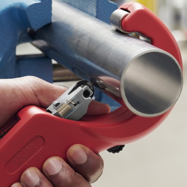 Труборез диаметром от 6 до 76 мм (1/4" - 3")  KNIPEX TubiX® XL