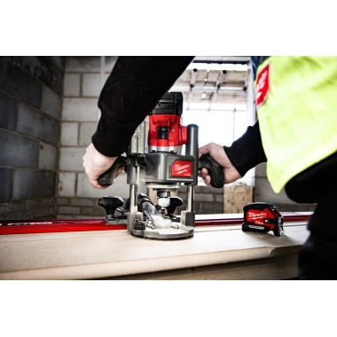 Фрезер акумулятрний кромкувальний MILWAUKEE M18 FR12KIT-0P (HD кейс)